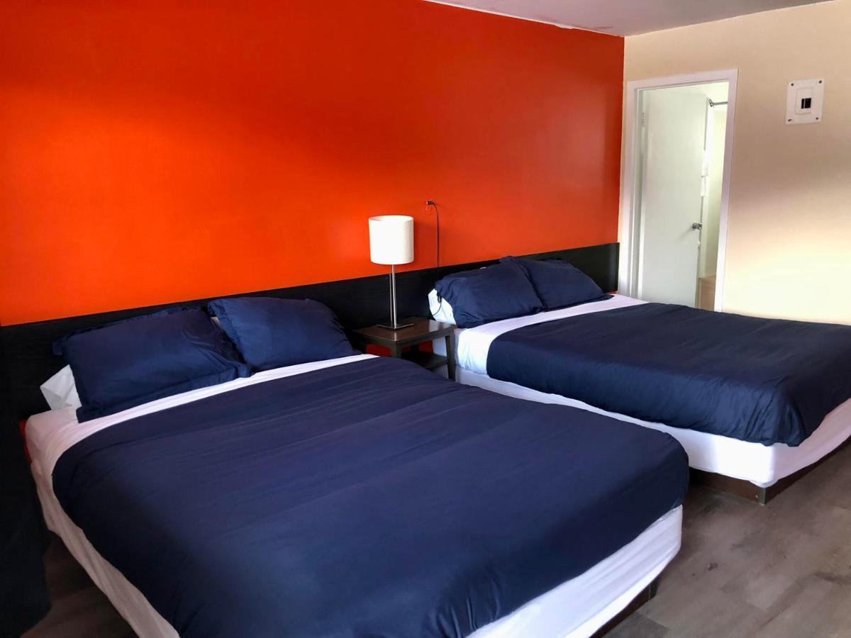 Canterbury Inn Invermere Eksteriør billede